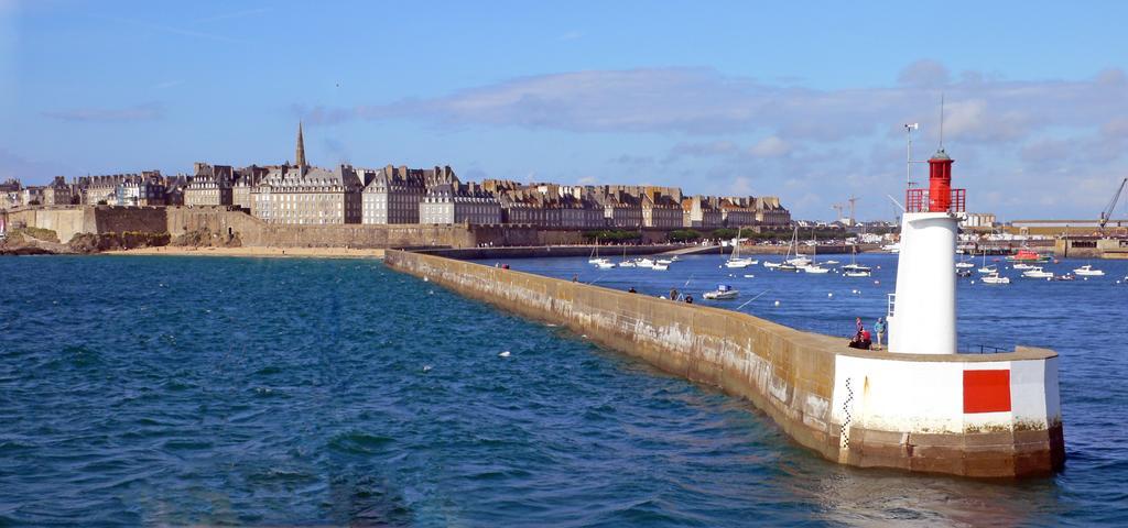 Logis Maison Vauban - Hotel St Malo Сен-Мало Экстерьер фото